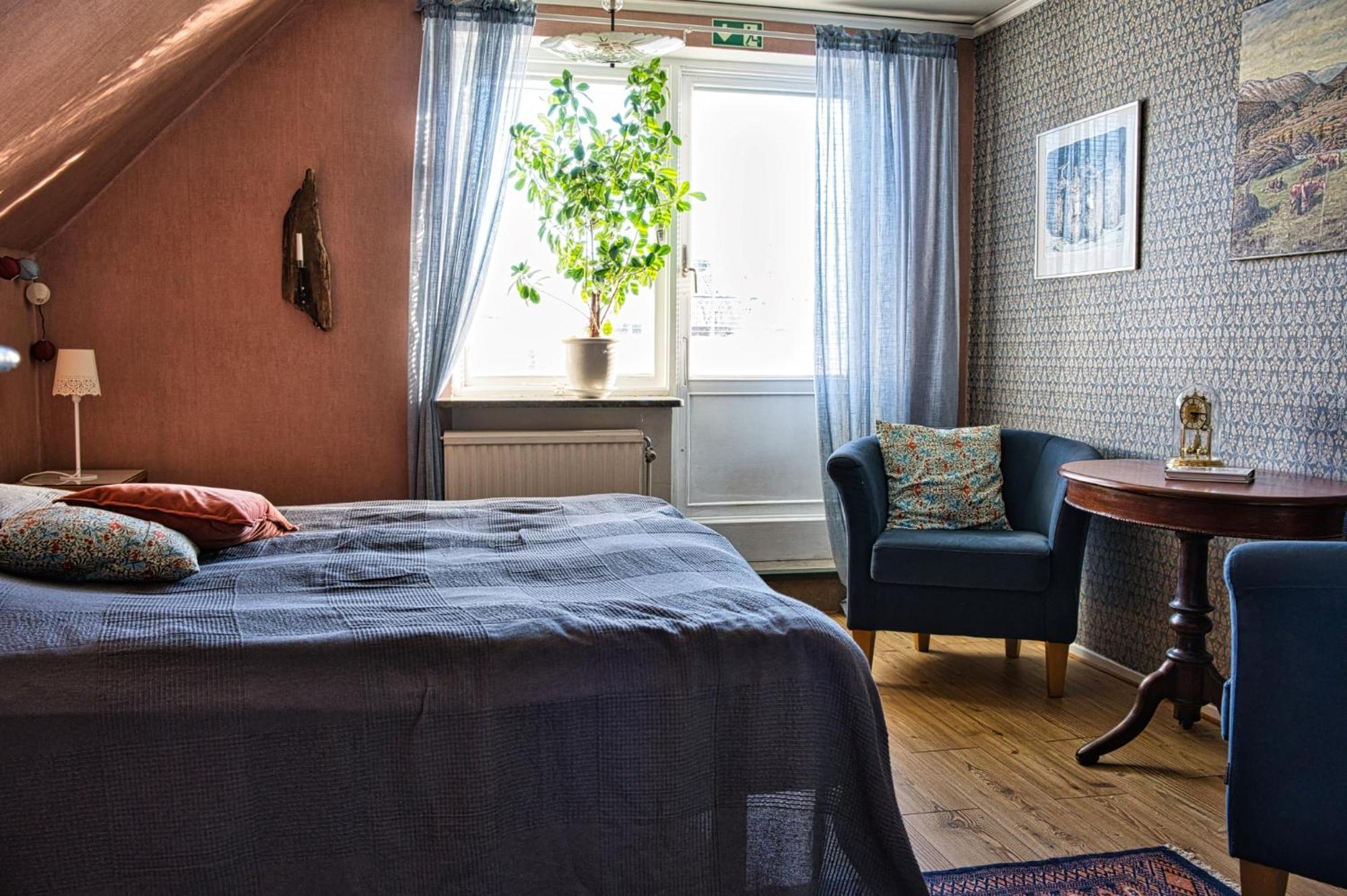 Bed And Books Pa Oesterlens Gaesthaerbaerge Glemminge Esterno foto