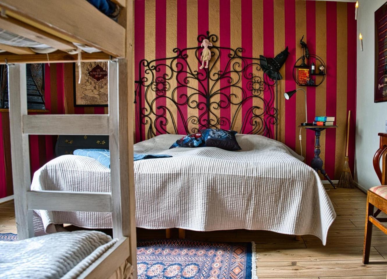 Bed And Books Pa Oesterlens Gaesthaerbaerge Glemminge Esterno foto